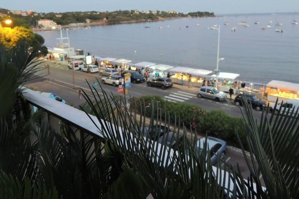 Emplacement Privilegie Pour Ce Bel Appartement Saint-Raphaël المظهر الخارجي الصورة